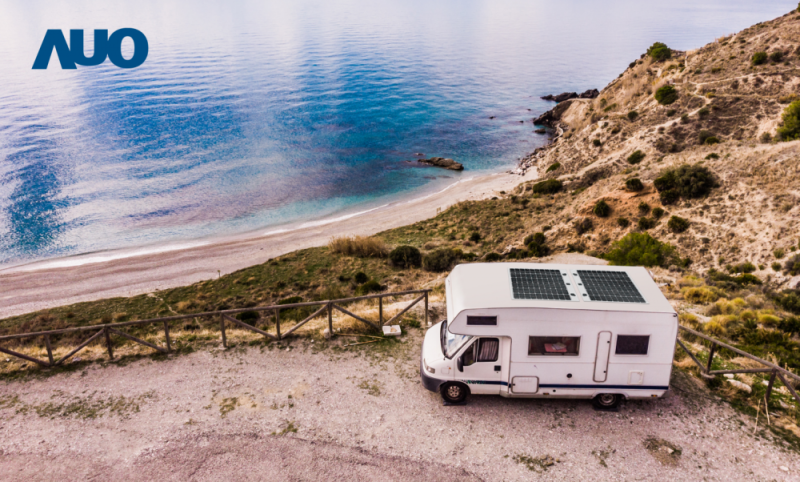 「可撓輕量化太陽光電板SunCurva」使用輕量特殊耐候型複合板取代傳統太陽能板的玻璃前板，不僅降低70%重量，每米平方僅3Kg；具有抗衝擊性能及通過電磁相容性測試，可應用於交通運輸工具，如露營車、遊艇等